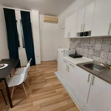 דירה Creative 4 *